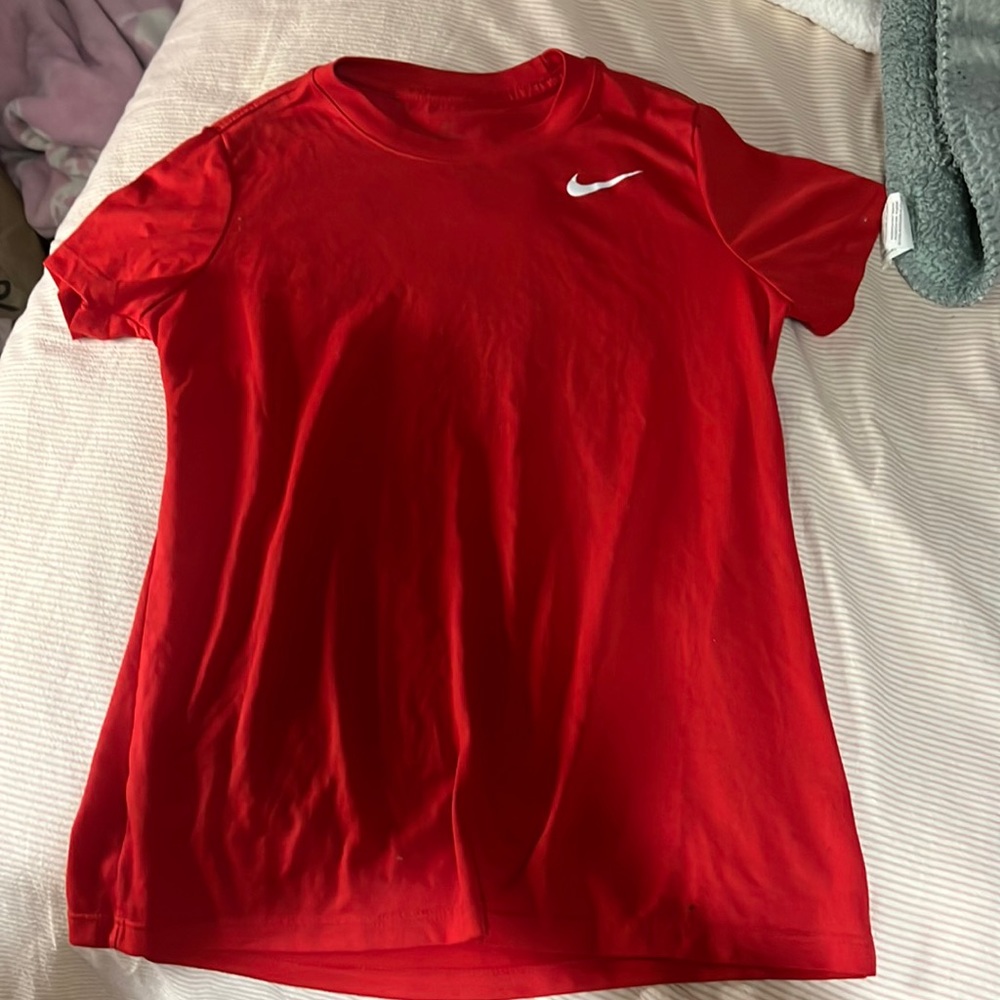 nike t shirt never worn